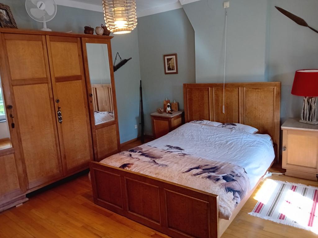 Chambre coloniale en chêne., Enlèvement