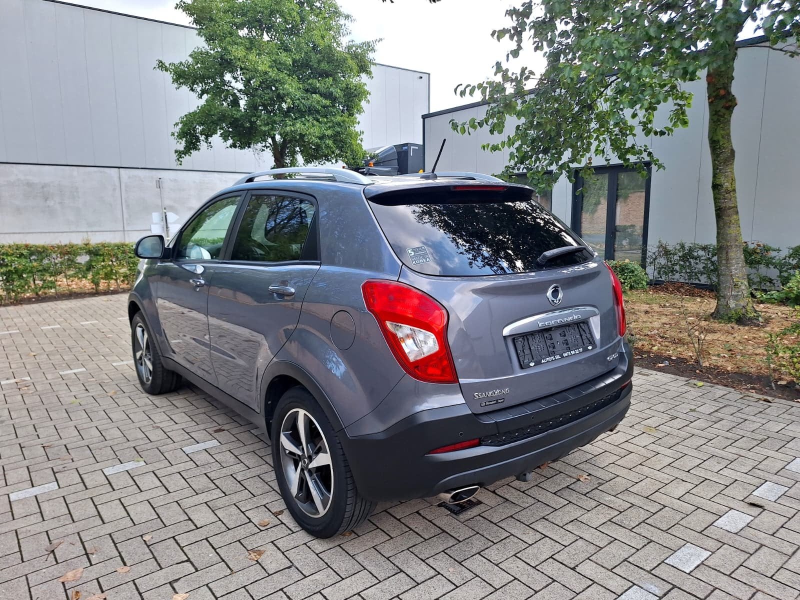 SsangYong Korando 2.0i | Airco | infotainment, Auto's, Voorwielaandrijving, 1998 cc, Gebruikt, https://public.car-pass.be/vhr/5489c889-b73b-4a59-97a7-698386f0a7d2