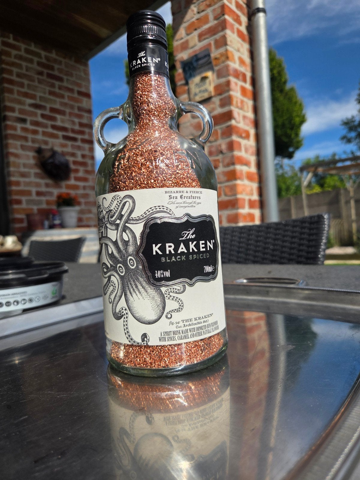 Bouteille Kraken unique remplie de granulés de cuivre de mil, Enlèvement, Cuivre