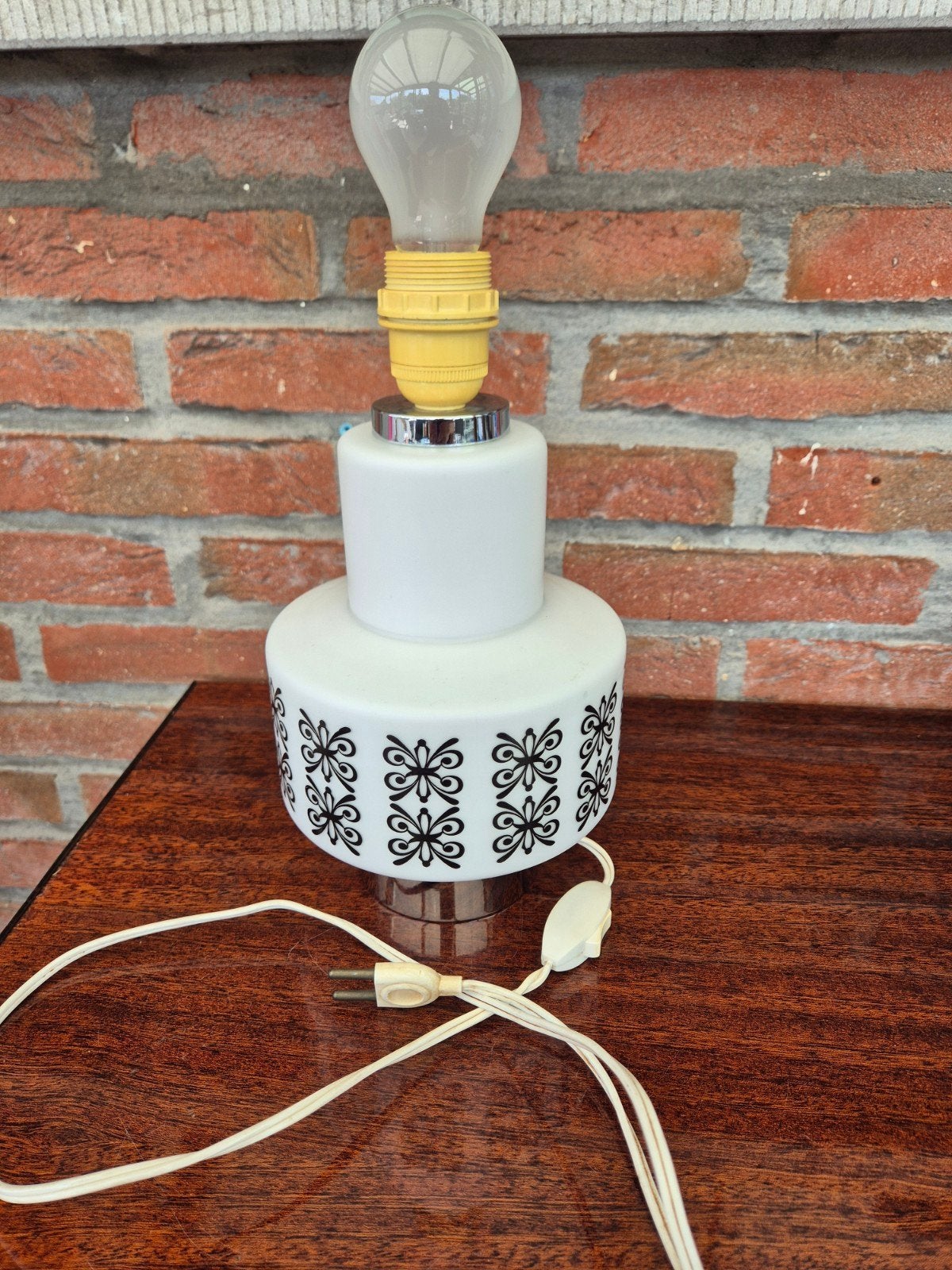 Ancienne lampe en opaline, Enlèvement ou Envoi, Métal