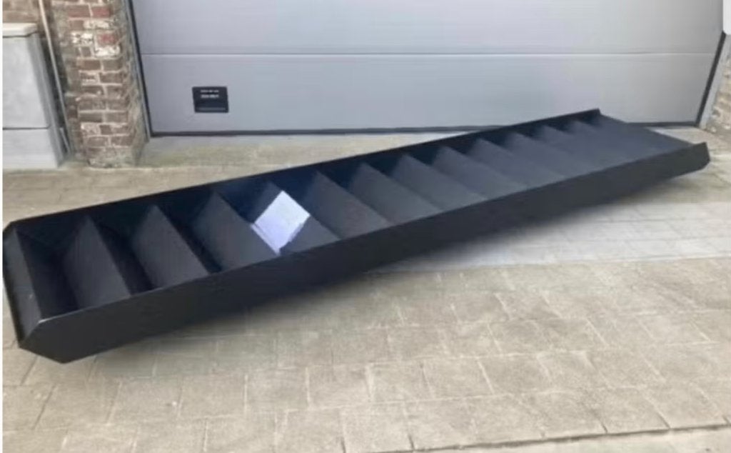 design trap stalen/ metalen design trap, Doe-het-zelf en Bouw, Ladders en Trappen, Ophalen, Trap