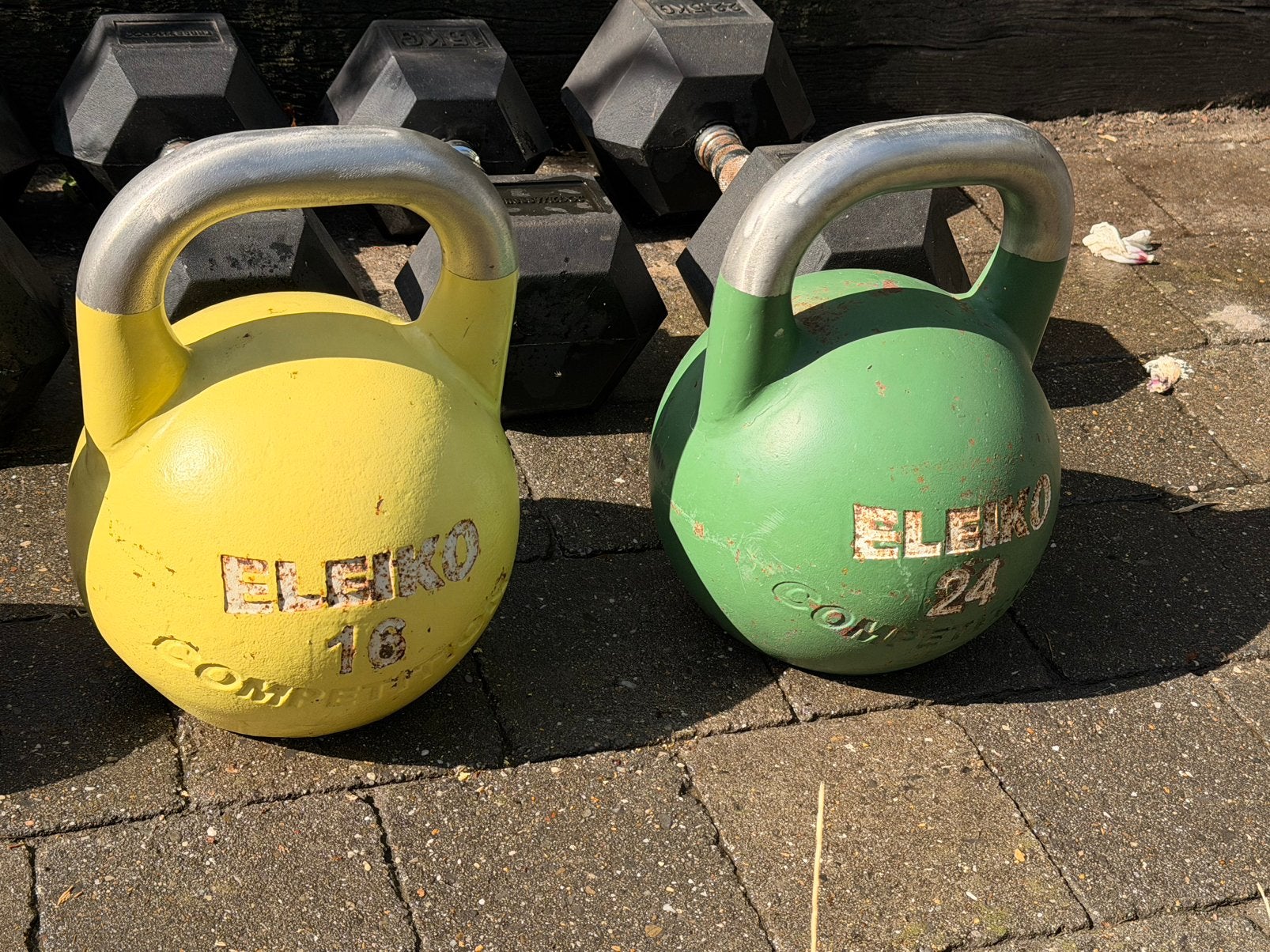 Eleiko Competition Kettlebells 16 kg + 24 kg, Sport en Fitness, Fitnessmaterialen, Ophalen, Gebruikt