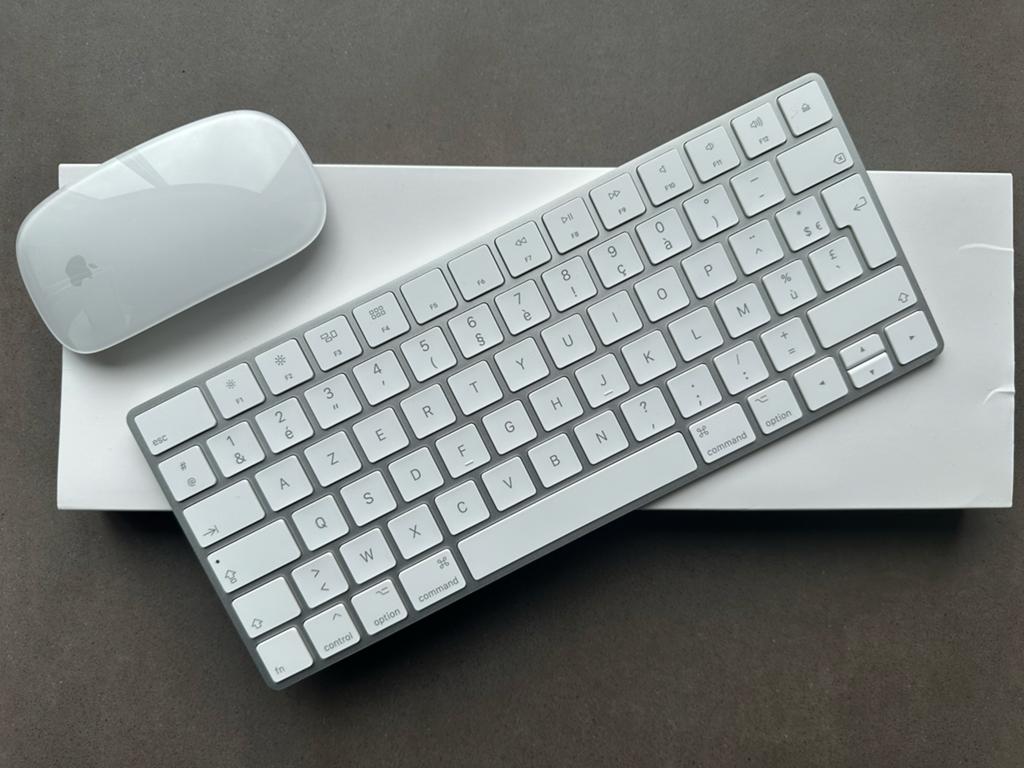 Apple Magic Keyboard 2, Computers en Software, Toetsenborden, Toetsenbord en muis-set, Azerty, Ophalen of Verzenden, Zo goed als nieuw