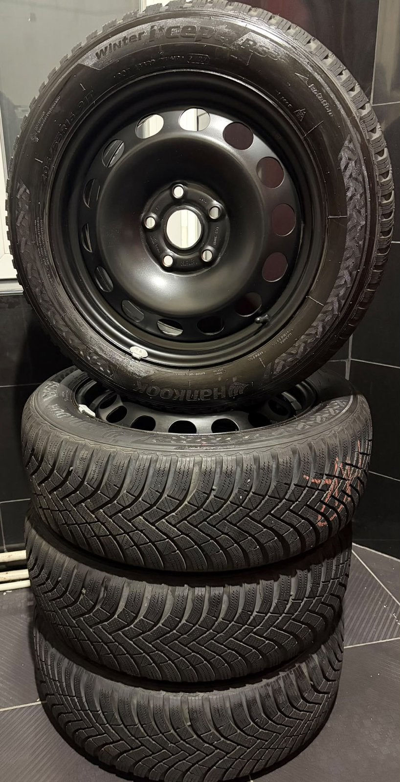 Pneu hiver 16 pouces Hankook avec jantes 205/55R16 91T, Enlèvement ou Envoi, 16 pouces, Jante(s)
