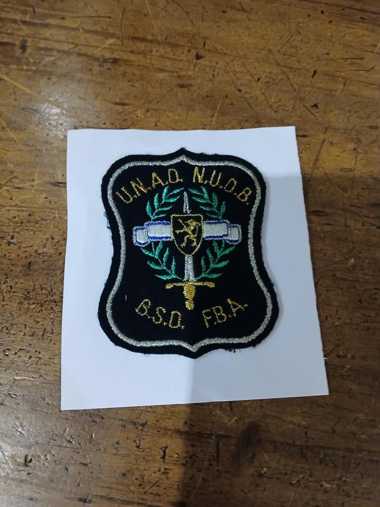 Ecusson de union nationale des associations des officiers, Collections