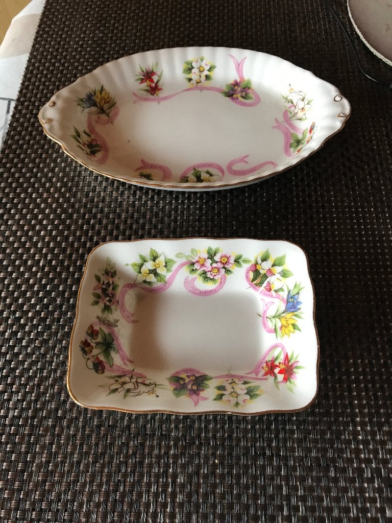 2 BORDEN OVAAL EN RECHTHOEKIG, Ophalen, Klassiek, Zo goed als nieuw, Bord(en)