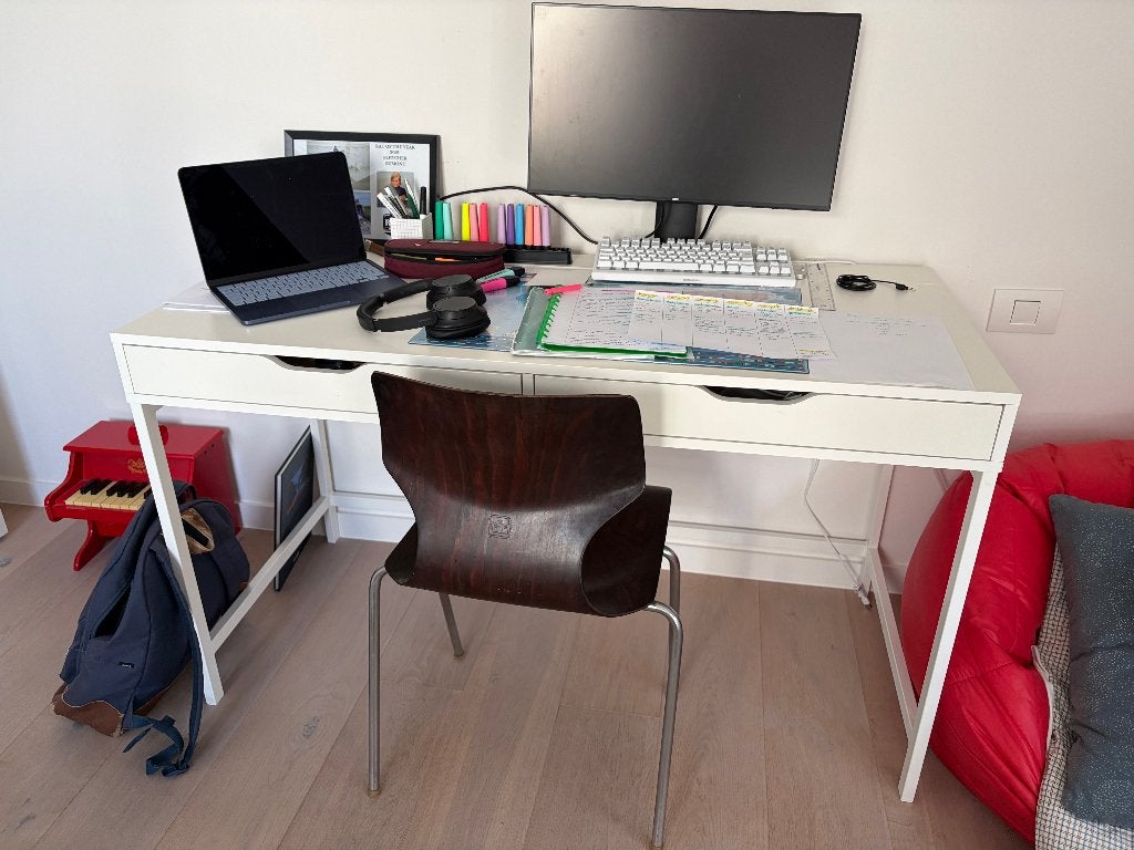 Bureau, Ophalen, Zo goed als nieuw, IKEA, Wit