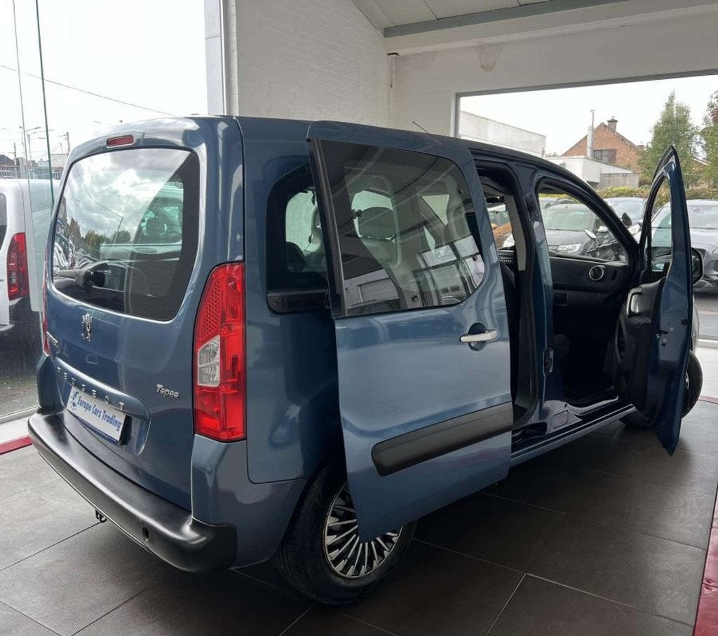 Peugeot Partner 1.6HDI 92CH DISTRIBUTION OK GAR 12M, Auto's, Electronic Stability Program (ESP), Stof, Gebruikt, Zwart