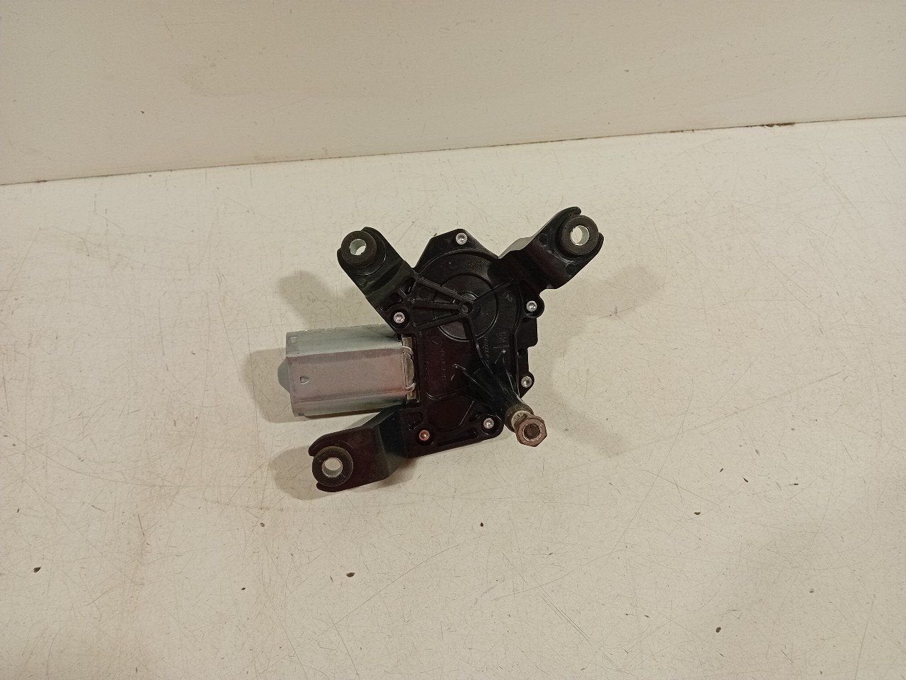 Ruitenwissermotor achter Opel Meriva, Onderdelen@venauto.nl, Van der Ven Autorecycling B.V., Ettenseweg 76, 4706 PB Roosendaal, The Netherlands