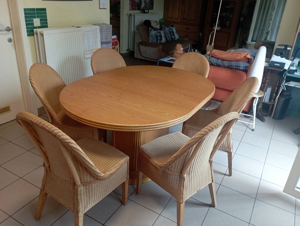 keukentafel en6 stoelen in rotan, Ophalen, Zo goed als nieuw