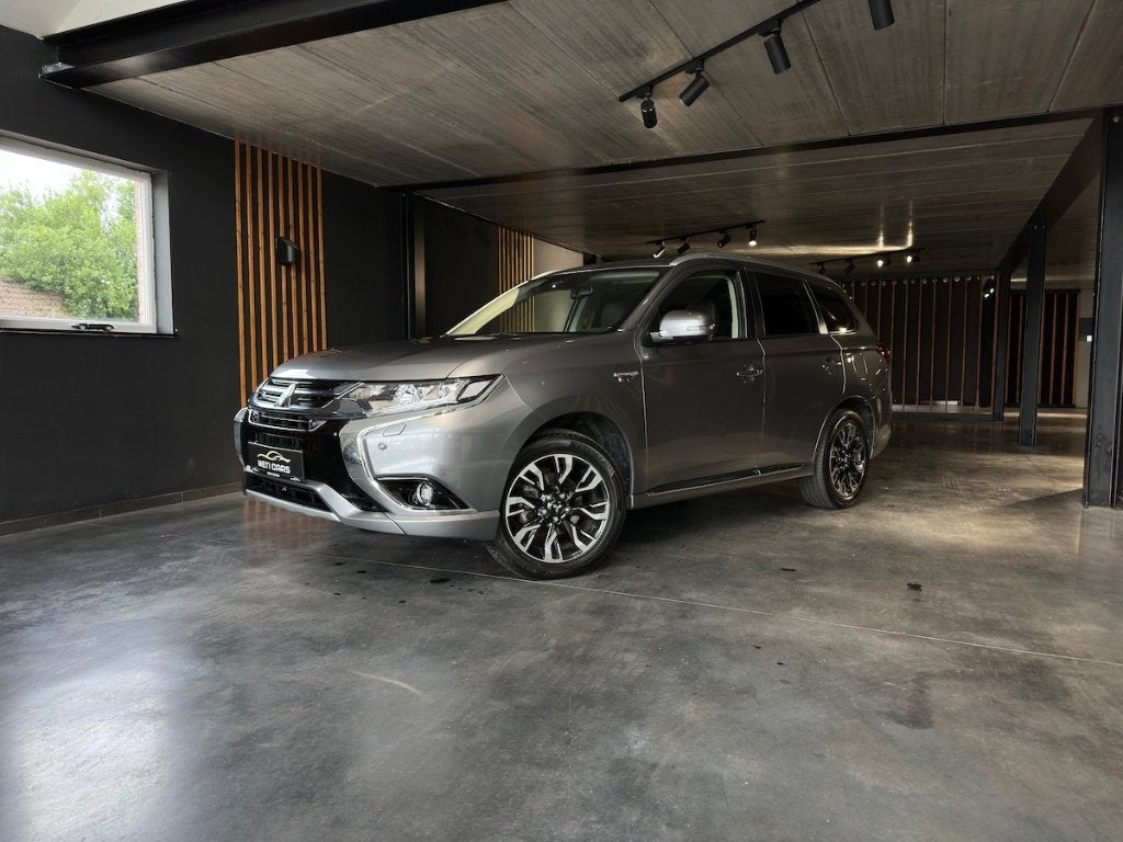 Mitsubishi Outlander PHEV 2.0i 4WD | ACC | Trekh. |360| ..., Cuir, Argent ou Gris, Achat, Euro 6