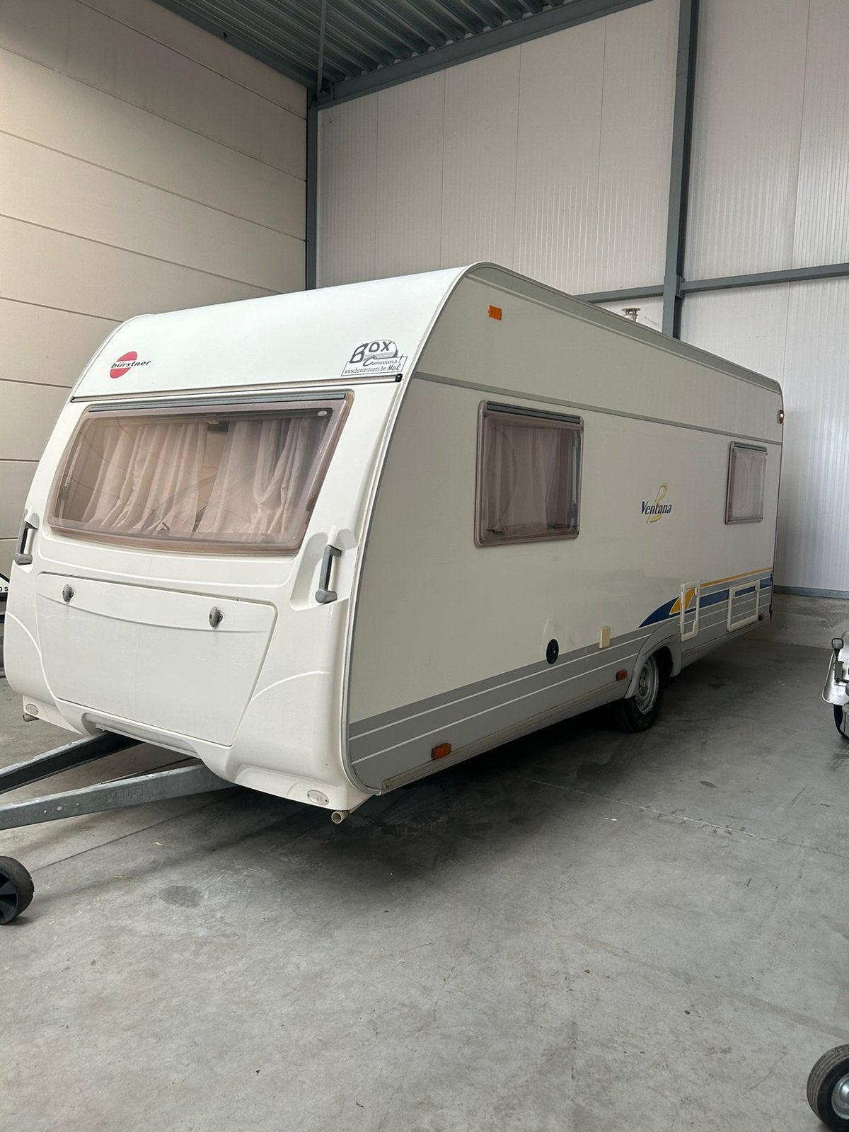 Caravan burstner, 2 aparte bedden, Rondzit, Particulier, 4 tot 5 meter