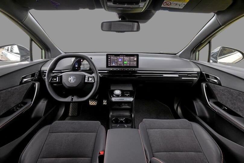 MG MG4 64 kWh Xpower, Auto's, Automaat, 1803 kg, Stof, 320 kW