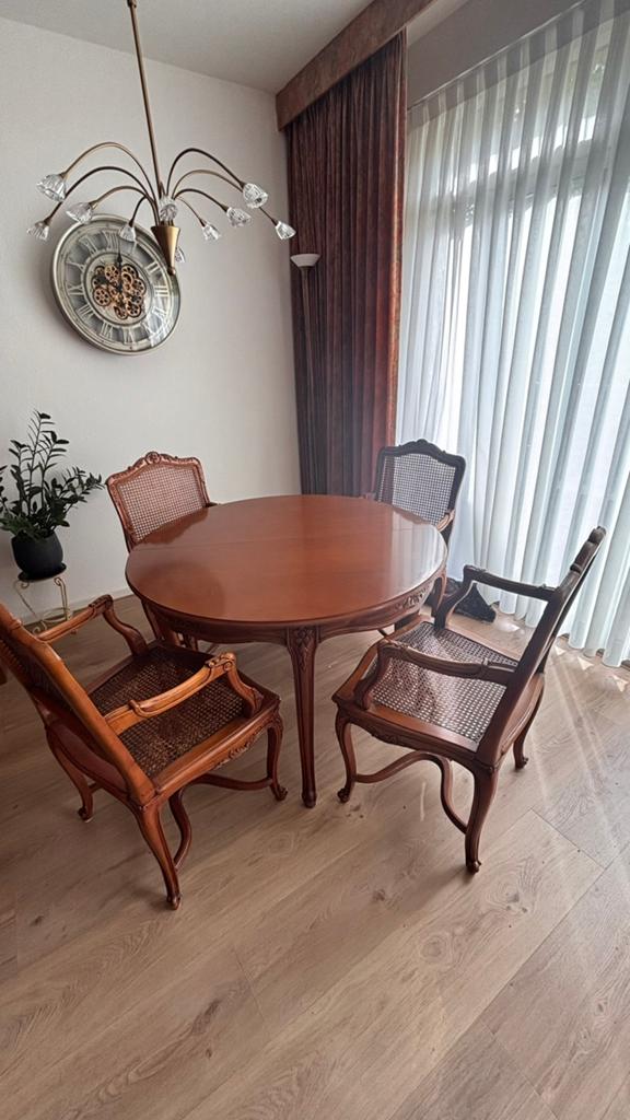 Prachtige klassieke ronde uitschuifbare eettafel+4 stoelen, Ophalen