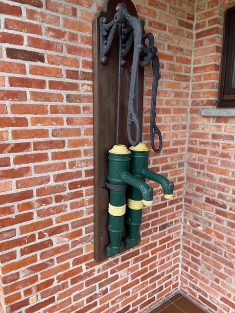 Dubbele gietijzeren antieke waterpomp - decoratie buiten, Enlèvement
