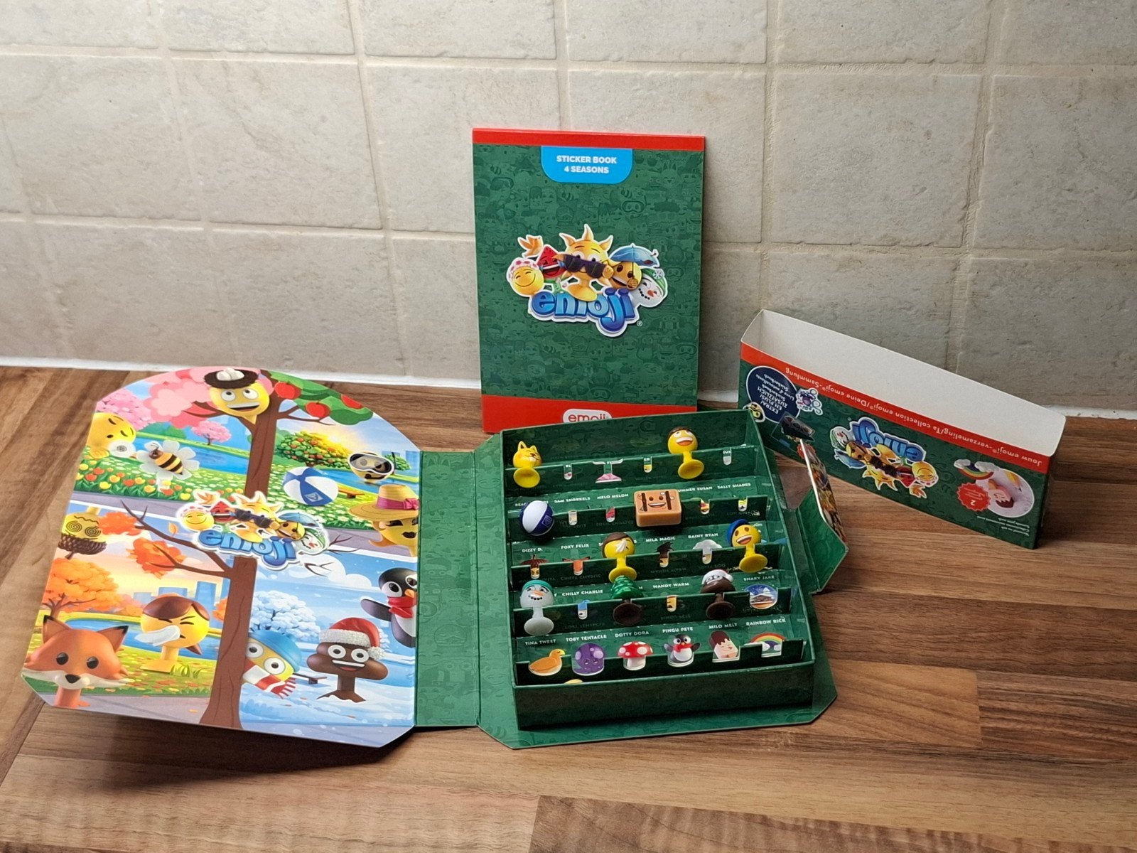 Aldi Emoji's 2026 / Album + 10 figuurtjes, Verzamelen, Aldi, Verzenden