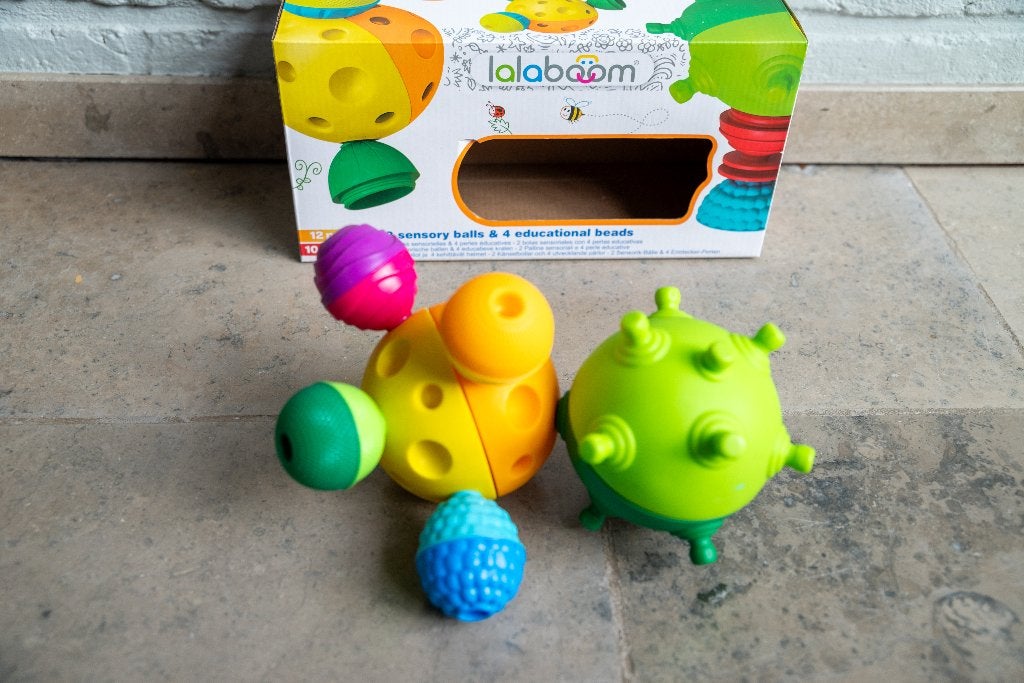 Lalaboom  2 sensorische ballen en kralen 12 stuks, Kinderen en Baby's, Ophalen, Zo goed als nieuw
