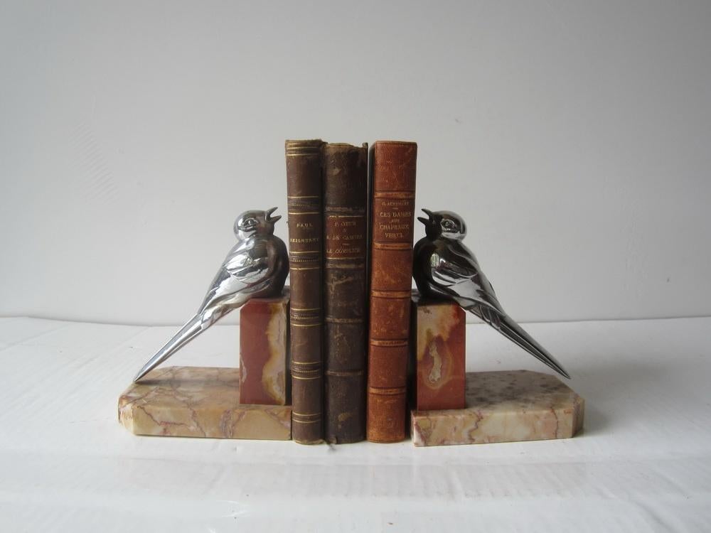 Serre-livres art déco anciens en forme d'oiseaux, sur marbre, Envoi