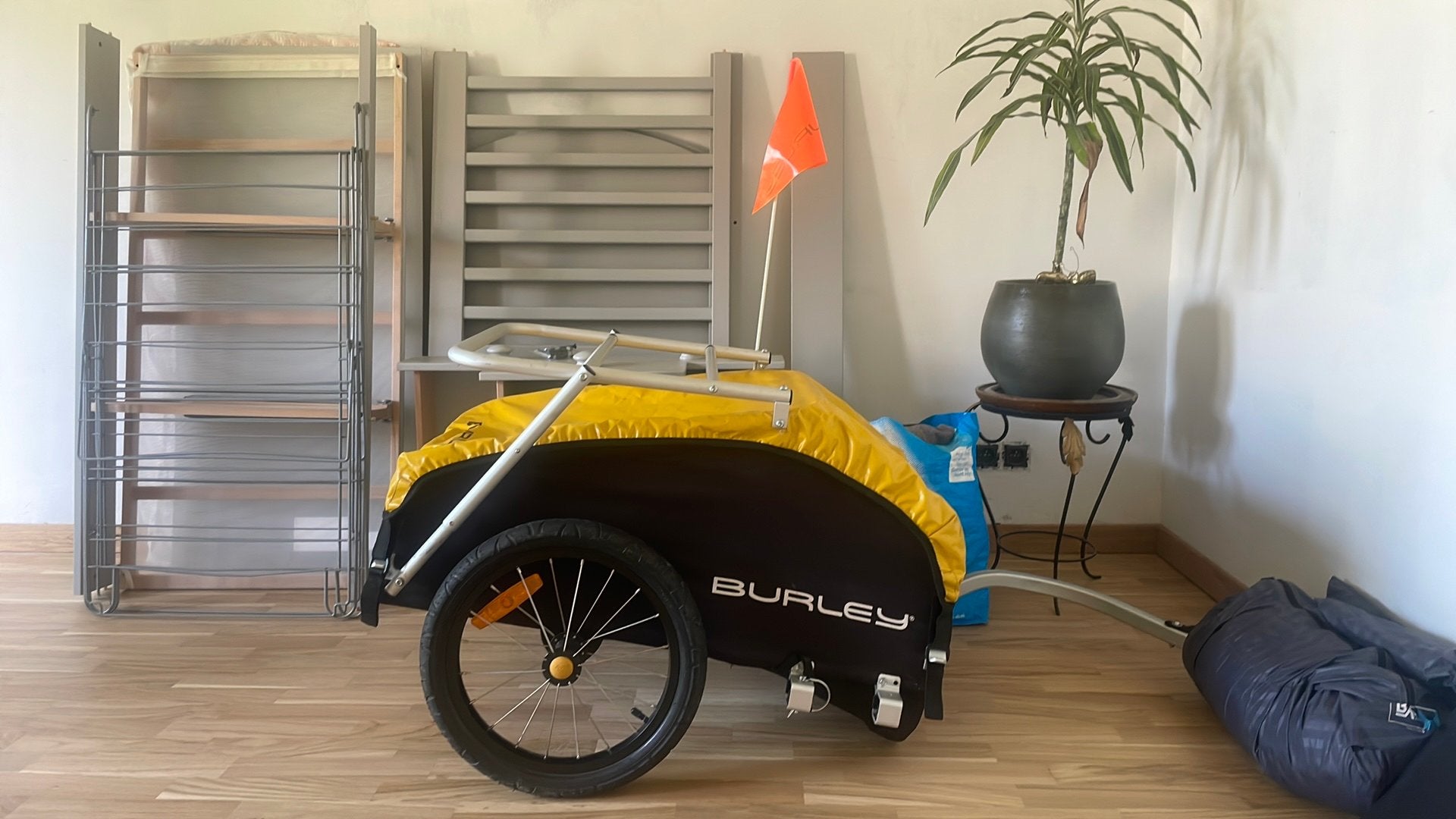 Burley Nomad inclusief bovenrekje, Fietsen en Brommers, Fietsaccessoires | Aanhangwagens en Karren, Ophalen, Opvouwbaar, Bagagekar