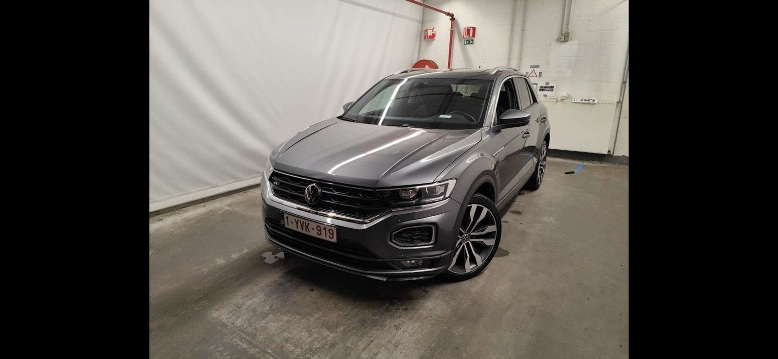 Mooie Volkswagen T- rock  1.5 benzine R line, Automaat, Euro 6, Parkeersensor, 1500 cc