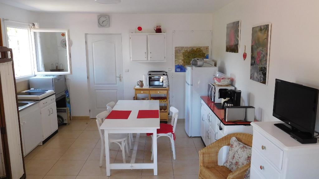 Studio 28 m2  très calme, Vacances, Propriétaire, Village, 1 chambre, Provence et Côte d'Azur