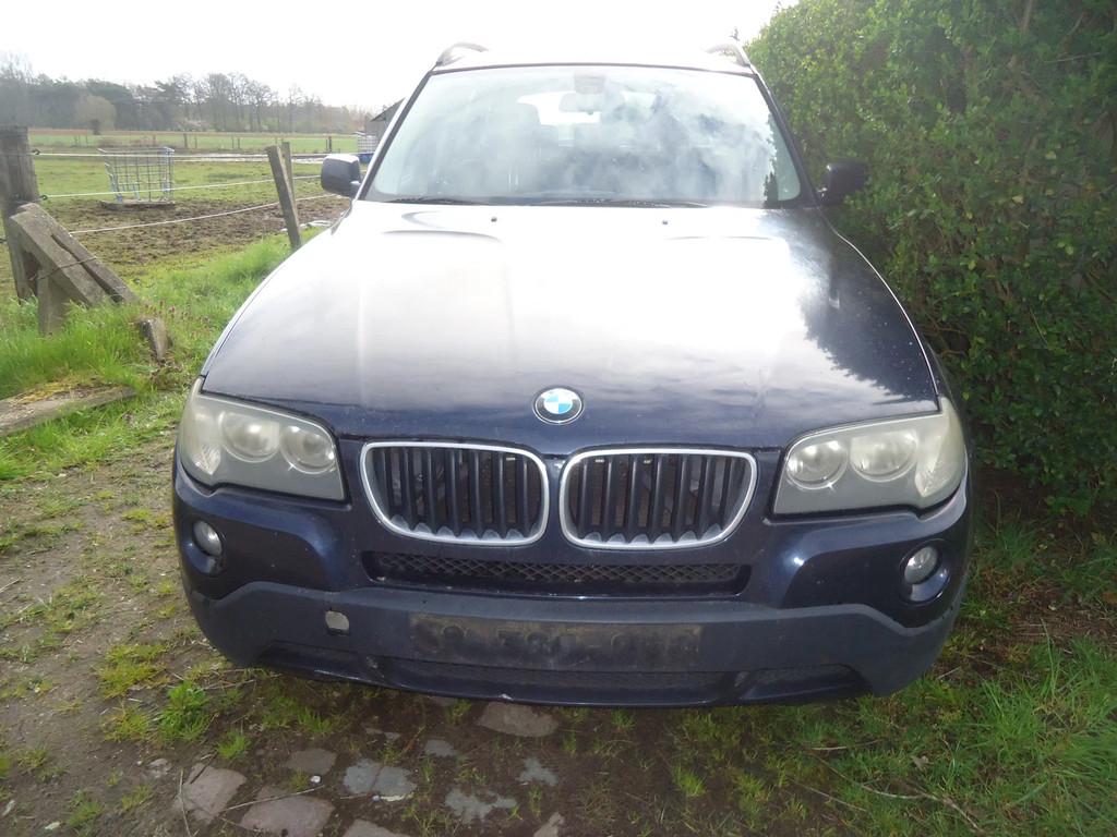 BMW X3 motor stuk ,2350 export (bj 2008), Auto's, Gebruikt, Zwart, Blauw, Bedrijf