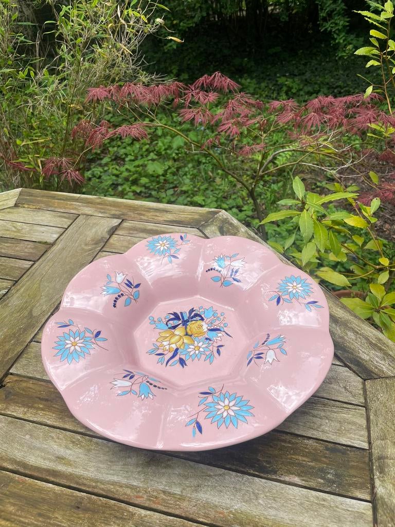 Plat plissé rose clair de Boch avec fleurs, Enlèvement ou Envoi