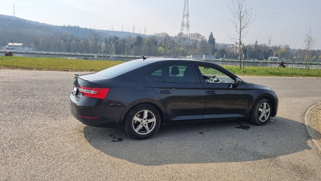 ŠKODA Superb Berline 1.6 TDi 120 ch — GreenLine Corporate, Autos, Achat, Noir, Particulier, Tissu