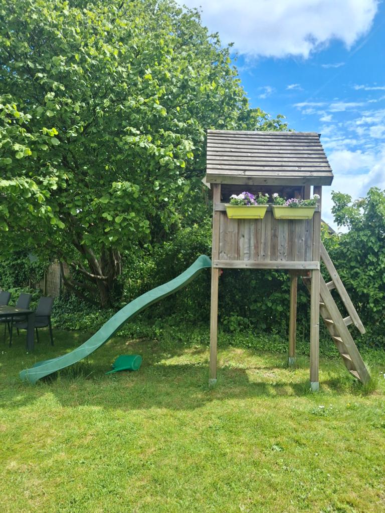 Huisje dinowood met ladder en glijbaan, Kinderen en Baby's, Speelgoed | Buiten | Speeltoestellen, Ophalen, Glijbaan