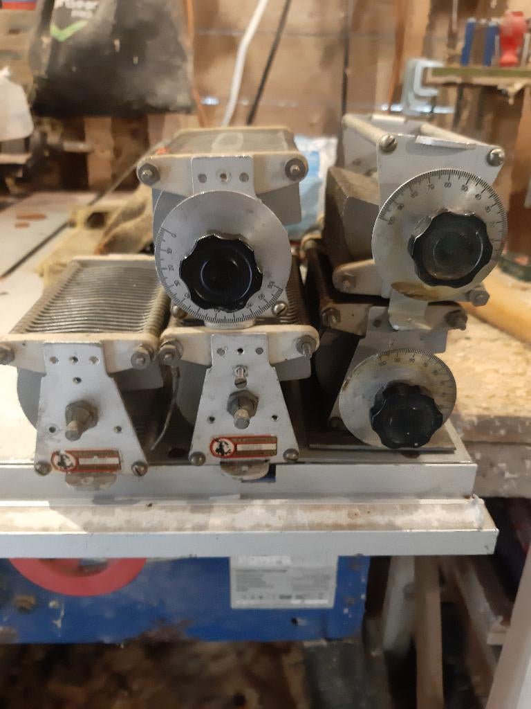 a vendre , selves a roulettes et plus, Enlèvement ou Envoi, Comme neuf, Émetteur et Récepteur