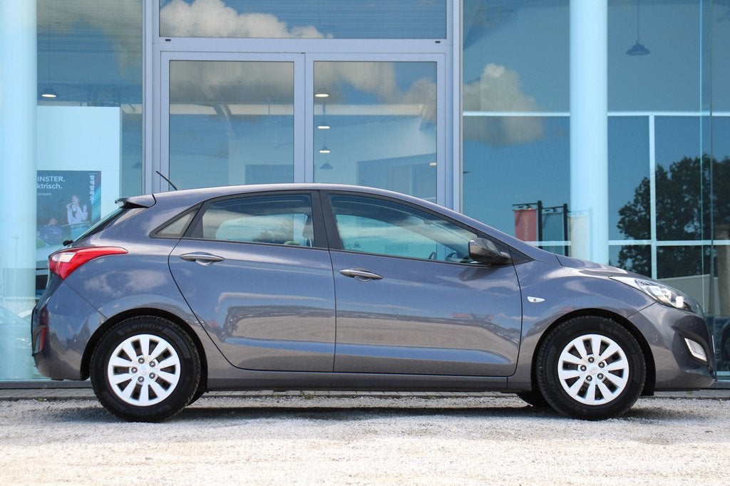 Hyundai i30 1.4 LIMITED EDITION (bj 2016), Auto's, Voorwielaandrijving, Stof, Gebruikt, 4 cilinders