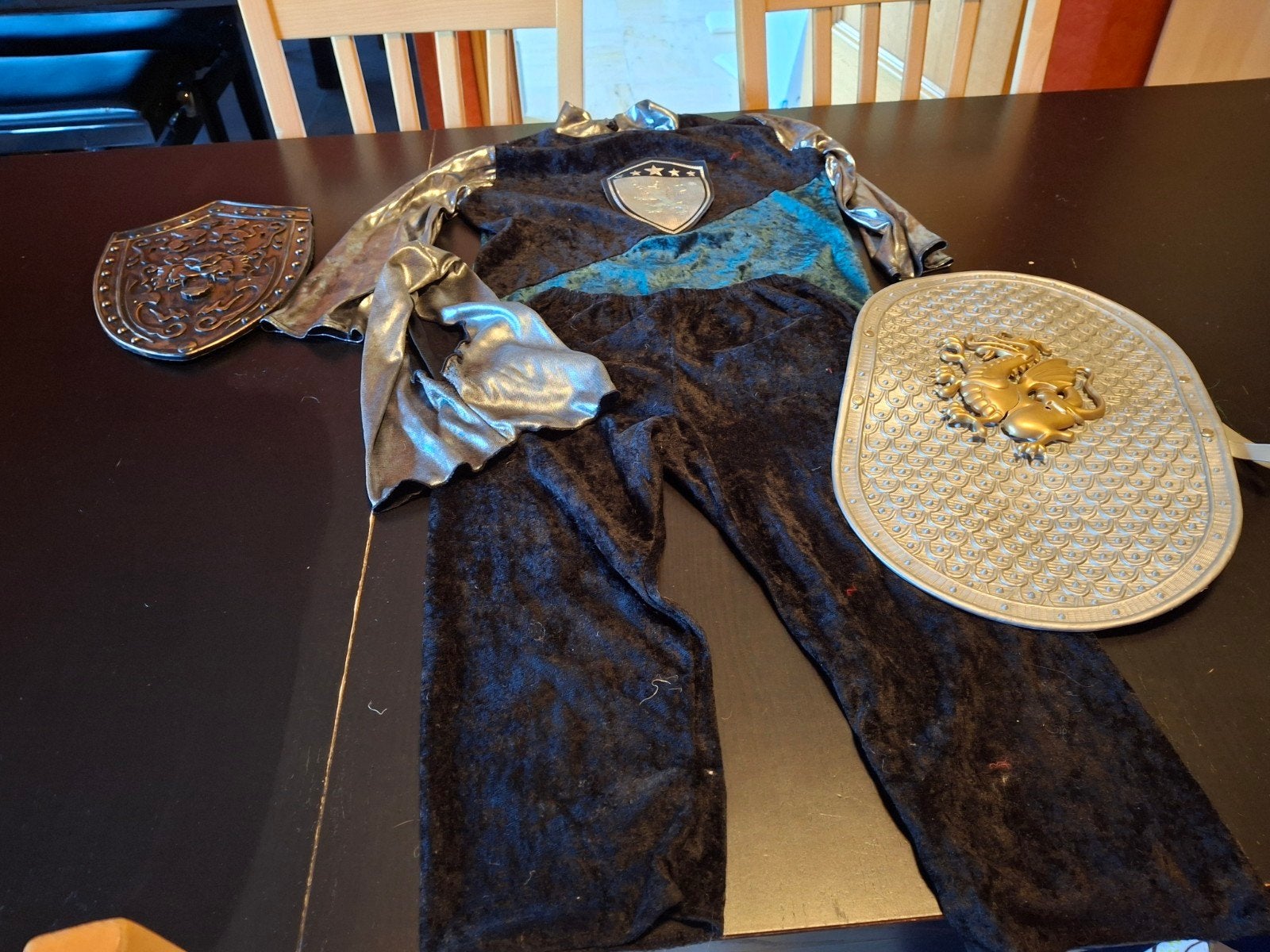 verkleedkledij: 5 euro per outfit/foto, Ophalen