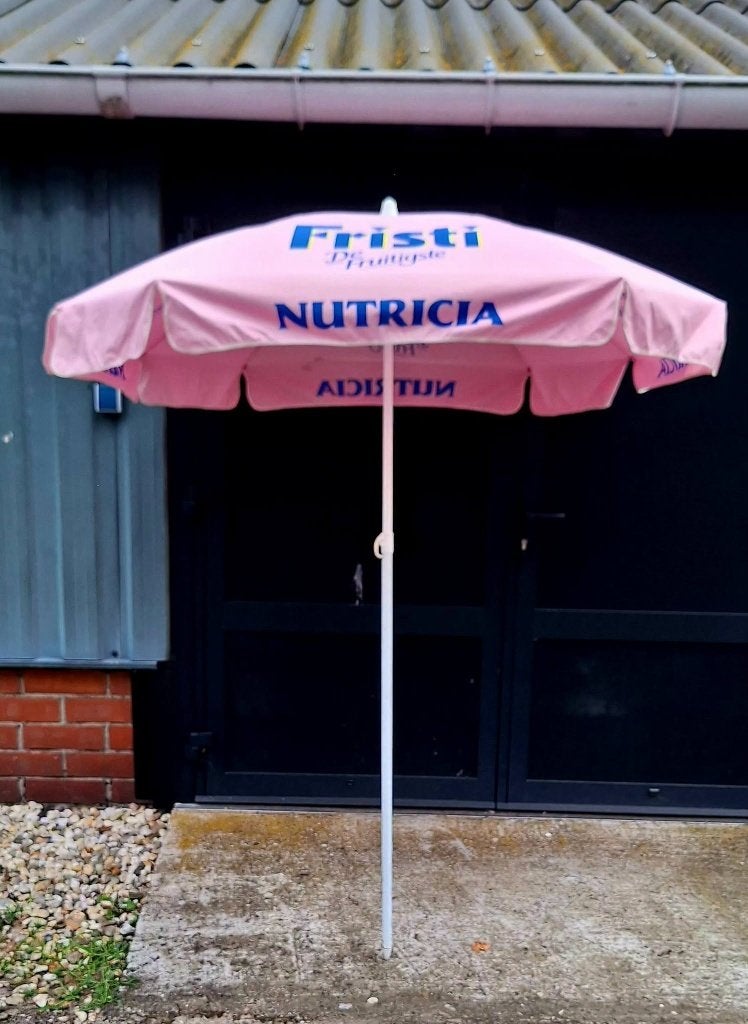 Vrolijke vintage FRISTI reclame parasol, parasols🌞🌞, Ophalen, Gebruikt, 1 tot 2 meter, Stokparasol