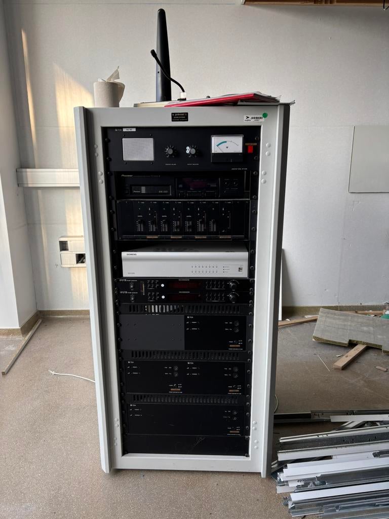 Audio rack, Enlèvement, Audio