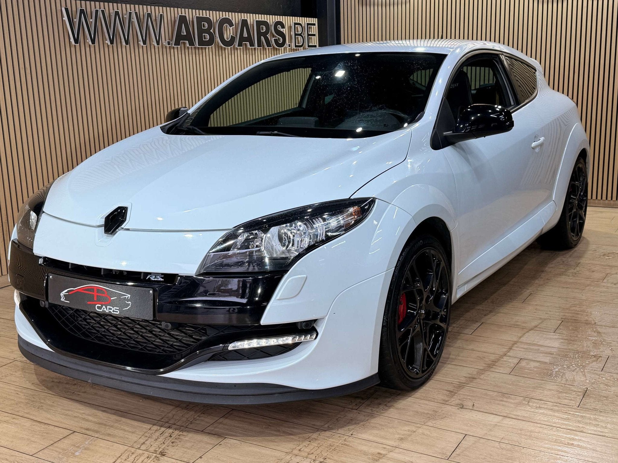 Renault Mégane 2.0 Turbo * RS * GARANTIE 12 MOIS * SIEGE RE, Auto's, 1800 kg, Gebruikt, Zwart, 4 cilinders
