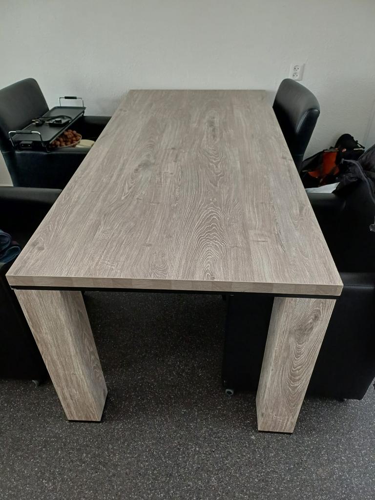 Houten meubels voor de living, Ophalen