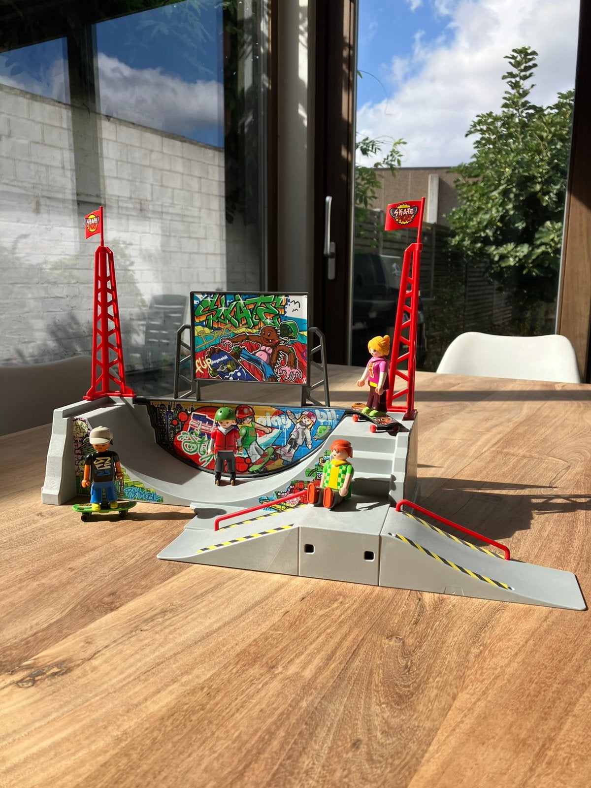 Playmobil Skatepark met halfpipe – 4 figuren, 2 skateboards, Ophalen, Zo goed als nieuw, Figuren