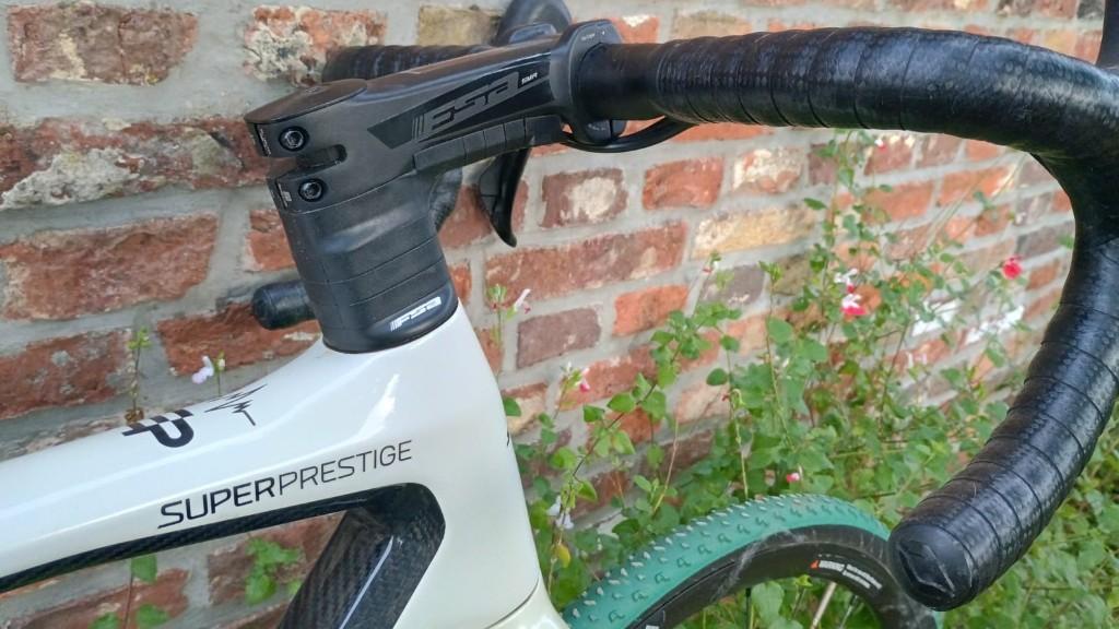 crossfiets, Fietsen en Brommers, 24 inch of meer, V-brakes, Zo goed als nieuw, Schijfrem