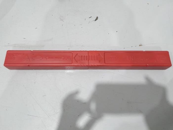 Triangle de présignalisation d'un Audi A6, -, 3 mois de garantie, Audi, Utilisé