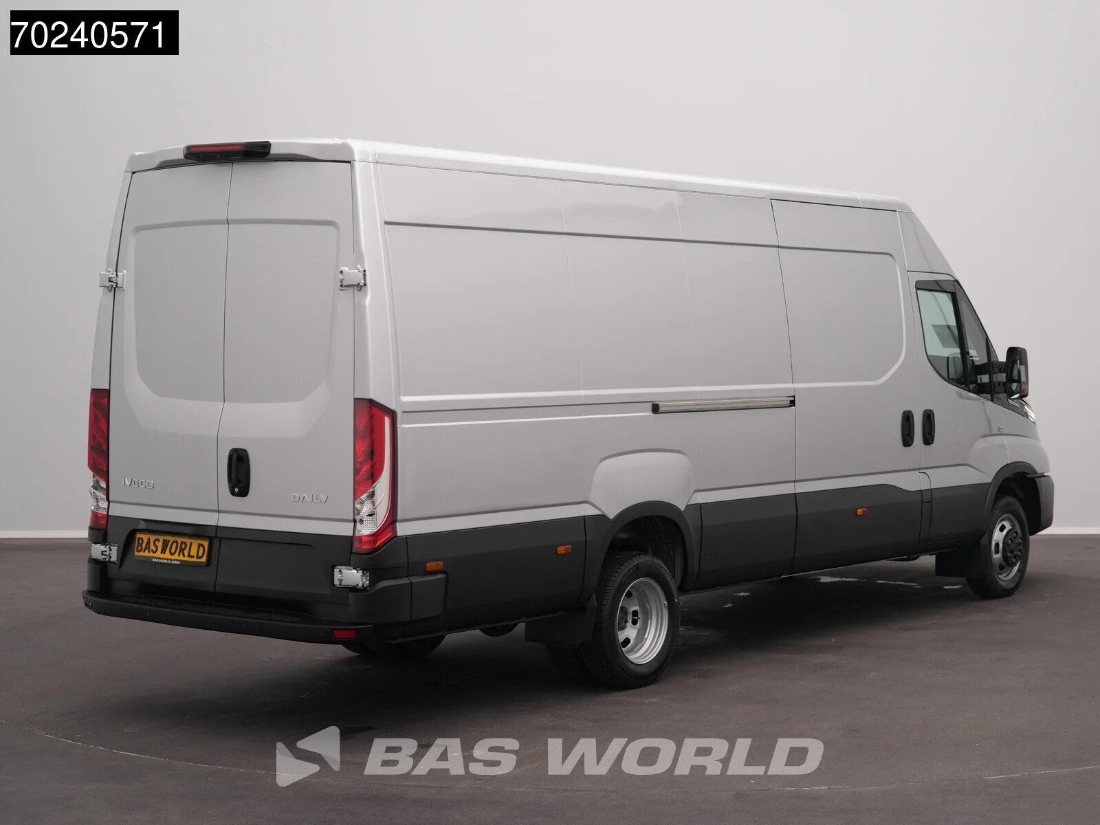 Iveco Daily 35C18 BPM VRIJ! 3.0L Automaat L3H2 180PK Dubbell, Auto's, Bestelwagens en Lichte vracht, Automaat, Stof, Euro 6, 4 cilinders