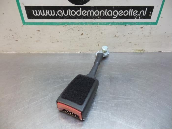 Insertion ceinture de sécurité avant droite d'un Lancia Mu, -, Utilisé, -, Lancia