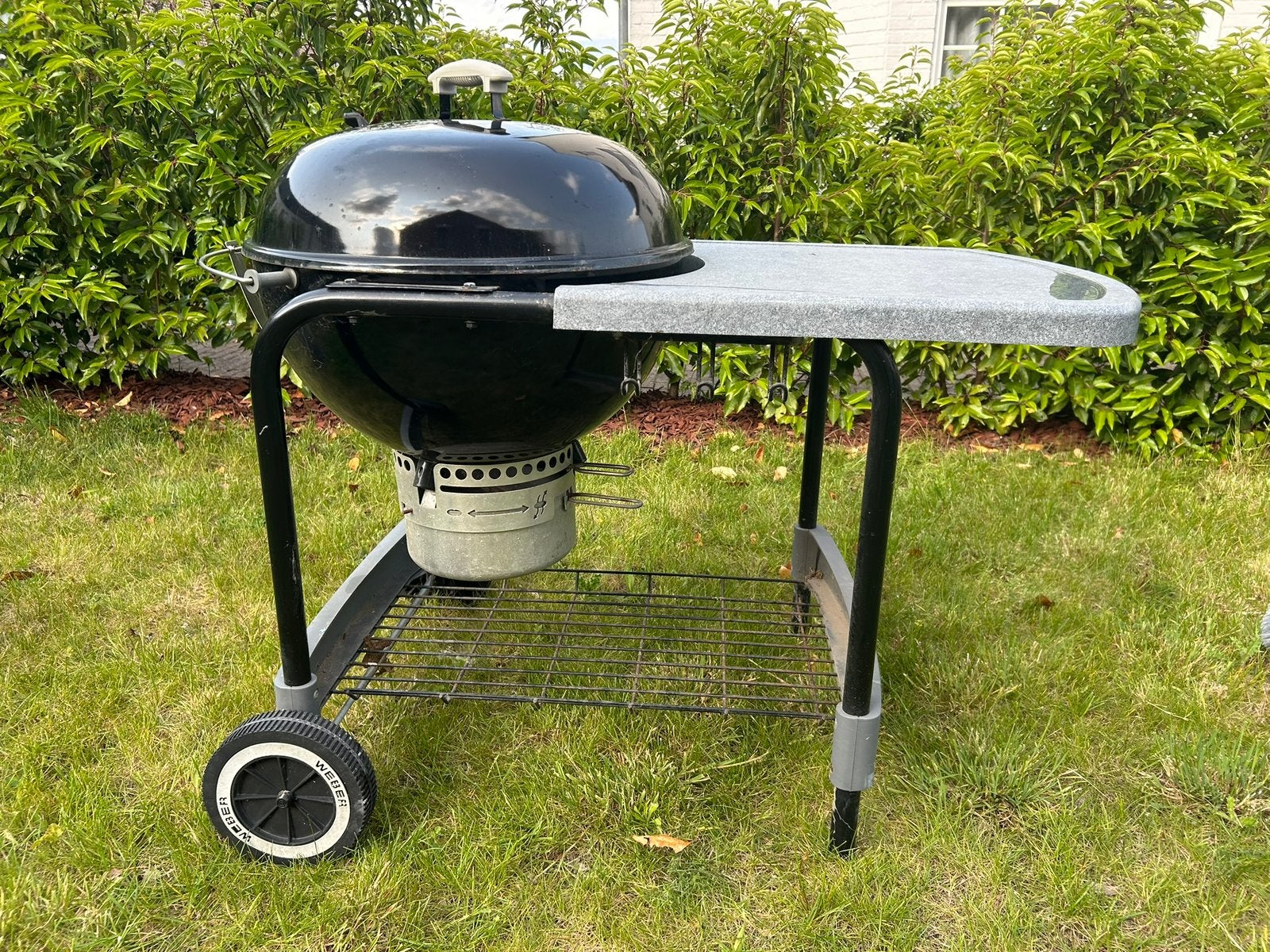 Barbecue Weber Performer Deluxe 57cm, Tuin en Terras, Ophalen, Gebruikt
