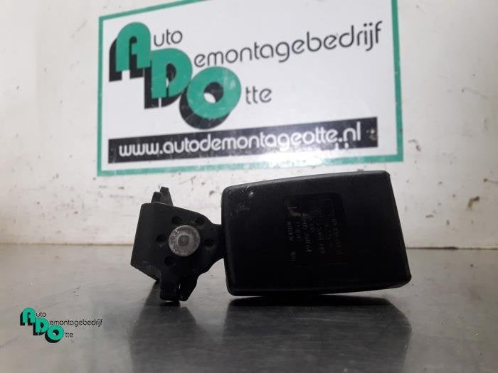 Insertion ceinture de sécurité arrière gauche d'un Opel C, -, Opel, 3 mois de garantie, Utilisé