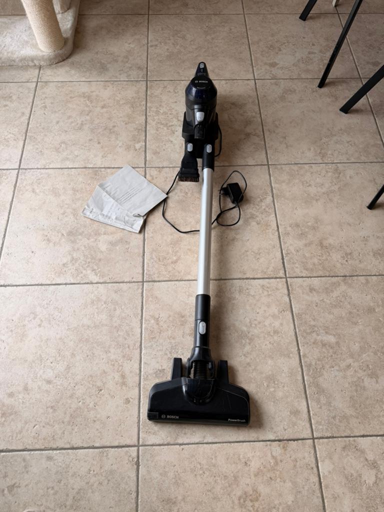 Bosch Unlimited Serie 6 draadloze steelstofzuiger, Elektronische apparatuur, Ophalen, Zo goed als nieuw, Steelstofzuiger, Bosch