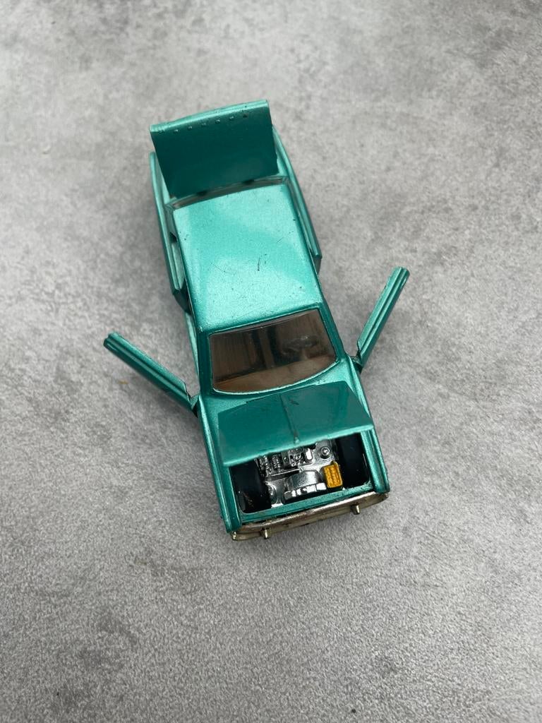 Beleefdheid, Hobby en Vrije tijd, Modelauto's | 1:43, Ophalen of Verzenden, Zo goed als nieuw