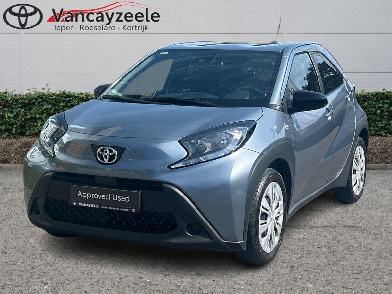 Toyota Aygo play+cam+dab+carplay+androidauto, Autos, Toyota, Argent ou Gris, Euro 6, Boîte manuelle, Noir