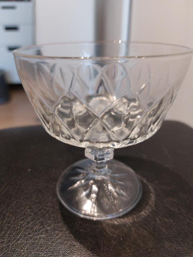 12 fruitcoupes, Comme neuf, Verre, Enlèvement, Autres styles