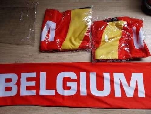 3 nieuwe sjaals Belgium, Envoi, Neuf, Fanion ou Écharpe