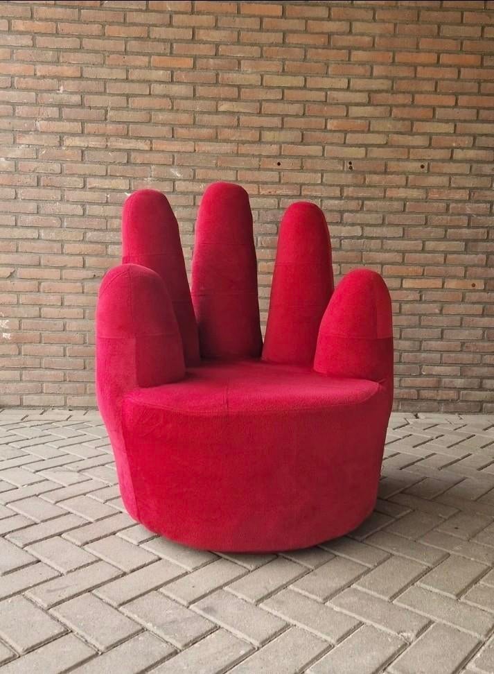 Rode zetel hand, Ophalen, Stof