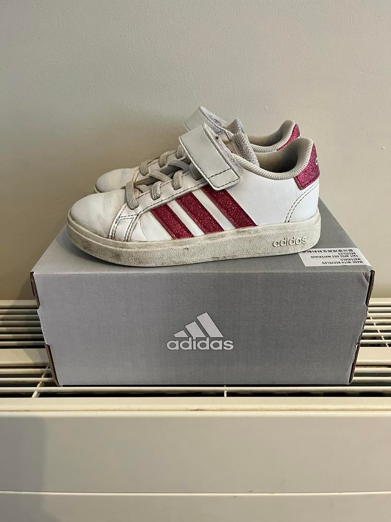 Adidas sneakers, maat 28, Gebruikt, Meisje, Schoenen, Ophalen of Verzenden